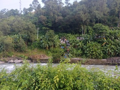  दुध संकलन गर्न गएको भ्यान भाेटेकाशीमा खस्दा चालक बेपत्ता 